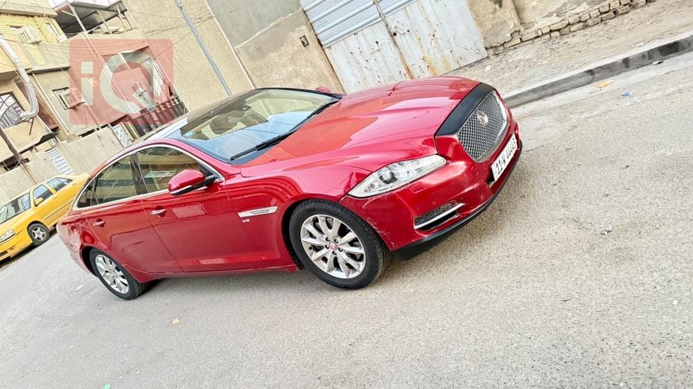 Jaguar XJ